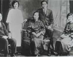 Sym Choon family portrait. CHIA, Chinese Museum
