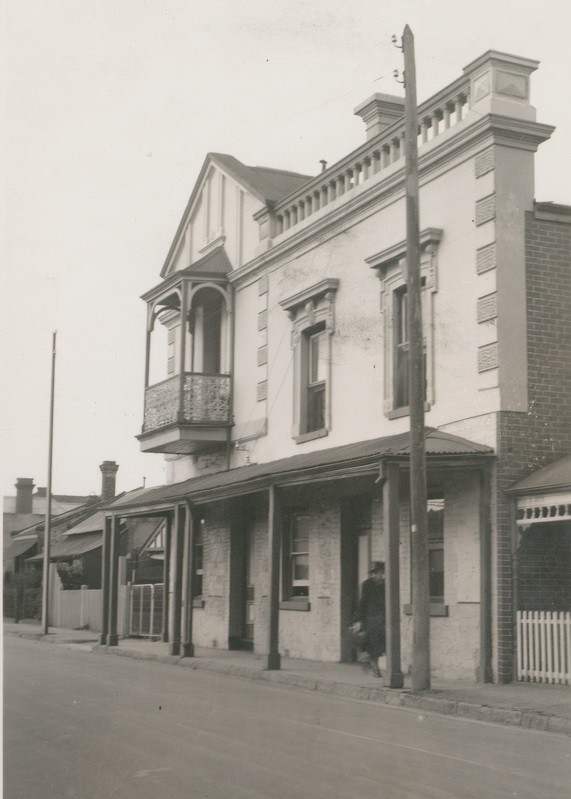 Former East Adelaide Hotel, Robert Street, Adelaide, 1942. SLSA: B 10927