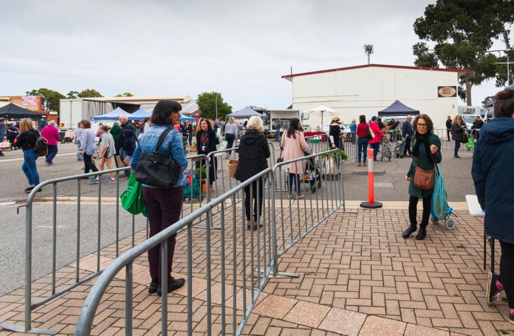 Queues of shoppers at the Adelaide Showground Farmers' Market [SLSA: B 78533/2] 