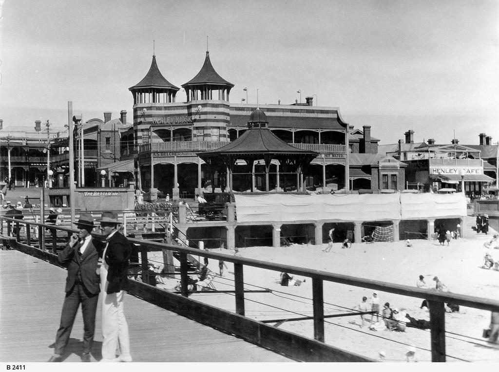 Henley Beach panorama 1924 SLSA: B 2411.jpeg