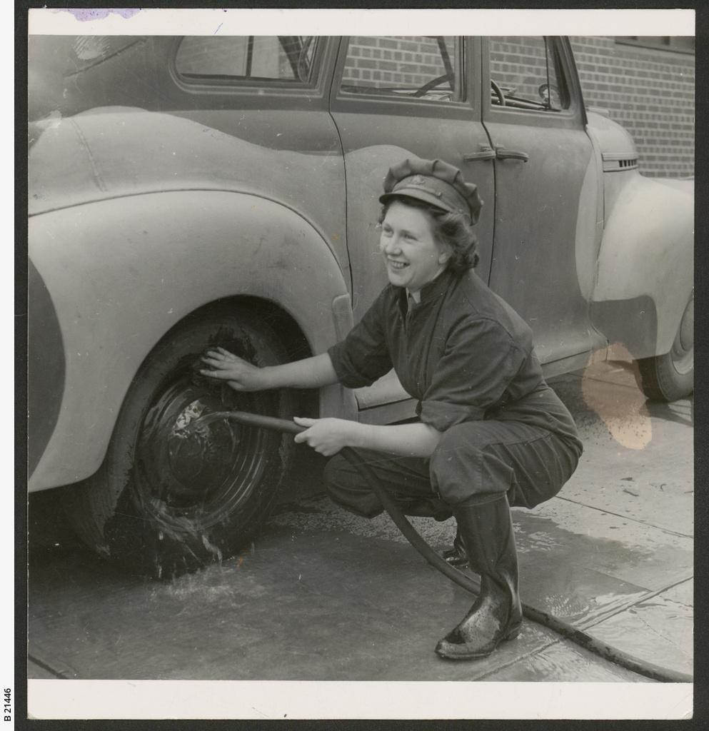 Australian Women's Army Service, 1942. SLSA: B 21446