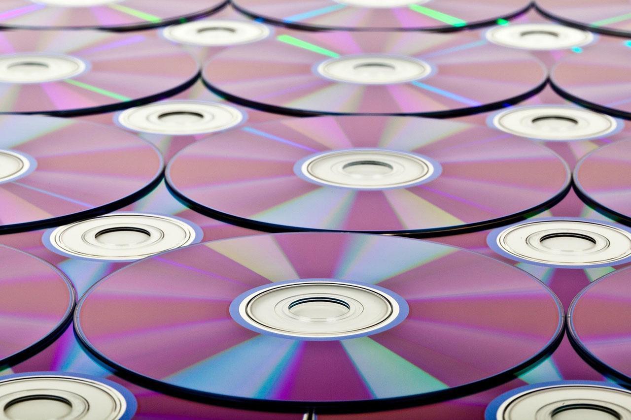 Image of CD-roms from Pixabay