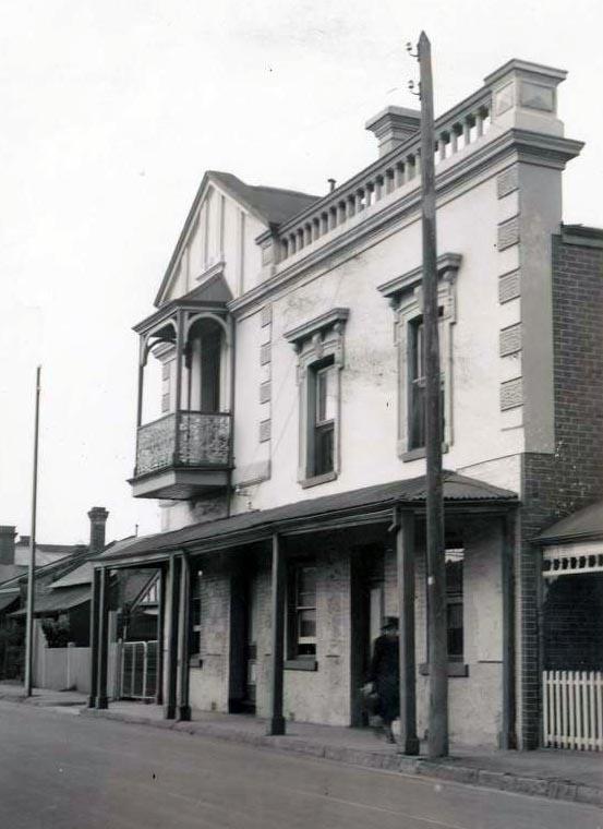 East Adelaide Hotel [B 10927]