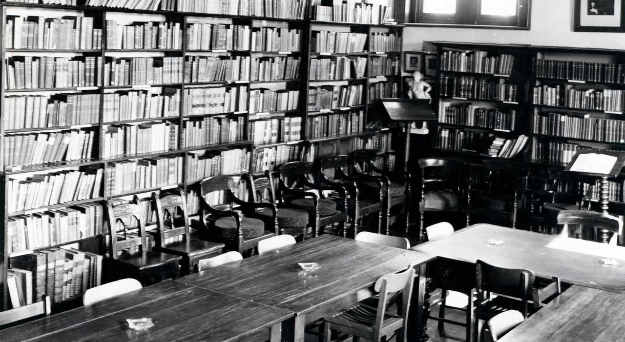 Public library interior, 1964 [SLSA: B 15518]