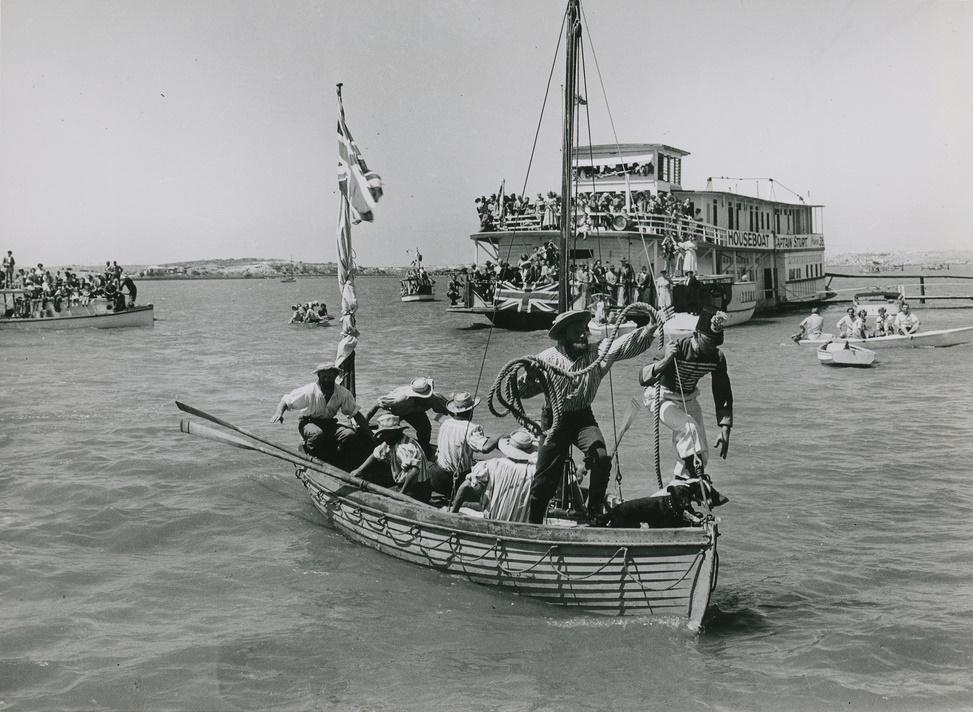 Arrival at Goolwa B-21731