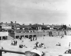 Henley Beach panorama 1924 SLSA: B 2412.jpeg