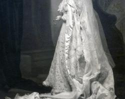 Lady Symon wearing court presentation dress, 1901. SLSA: PRG 249/13/34