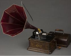 An Edison Fireside Phonograph (combination type), Model A, serial number 21970. SLSA: D 8827/2/(Misc)