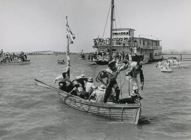 Arrival at Goolwa B-21731