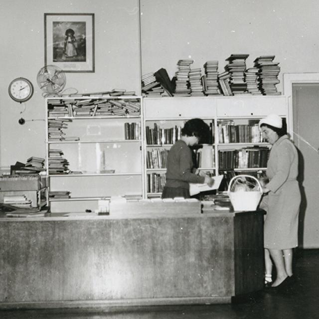 Cropped - Interior of a Children's library at a Public Library in South Australia [B 15519]