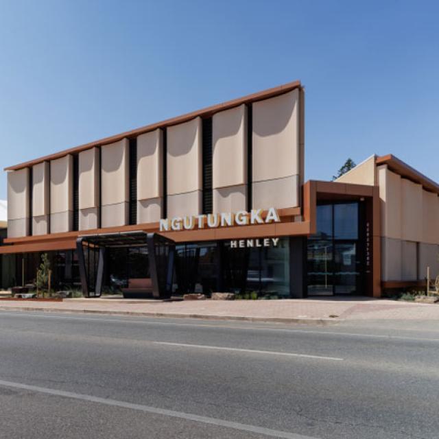 Ngutungka Henley, local library