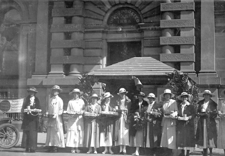 WW1 Badge Sellers, Adelaide. SLSA: PRG 280/1/15/34