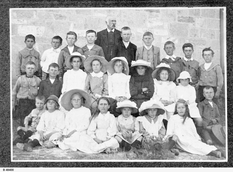 Schoolchildren, Beachport