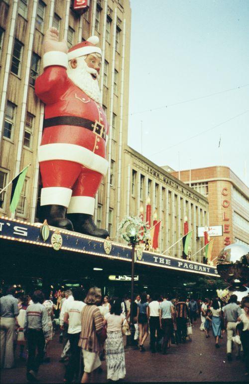 Premises of John Martin & Co at Christmas B63895 resized